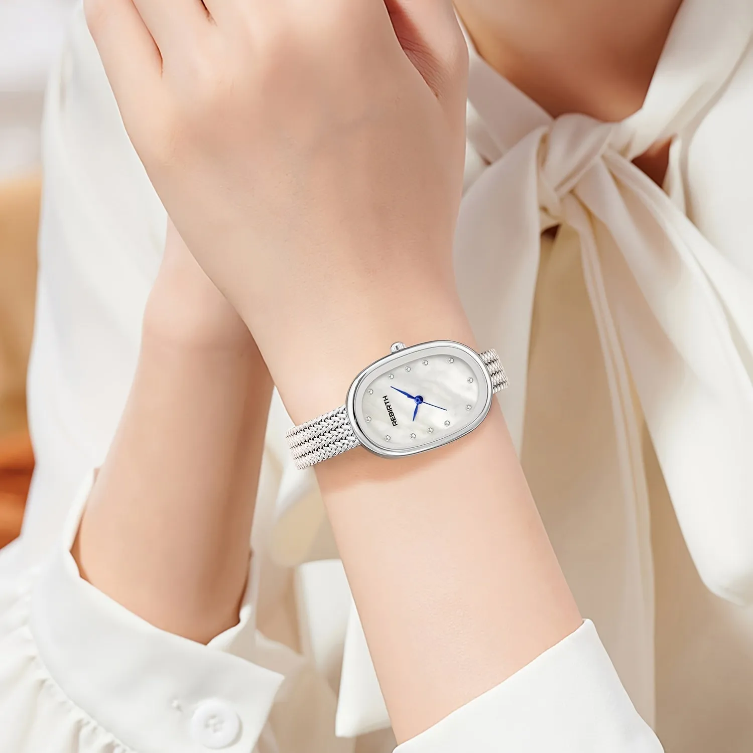 Elegant Oval Quartz Watch with Rhinestone Dial