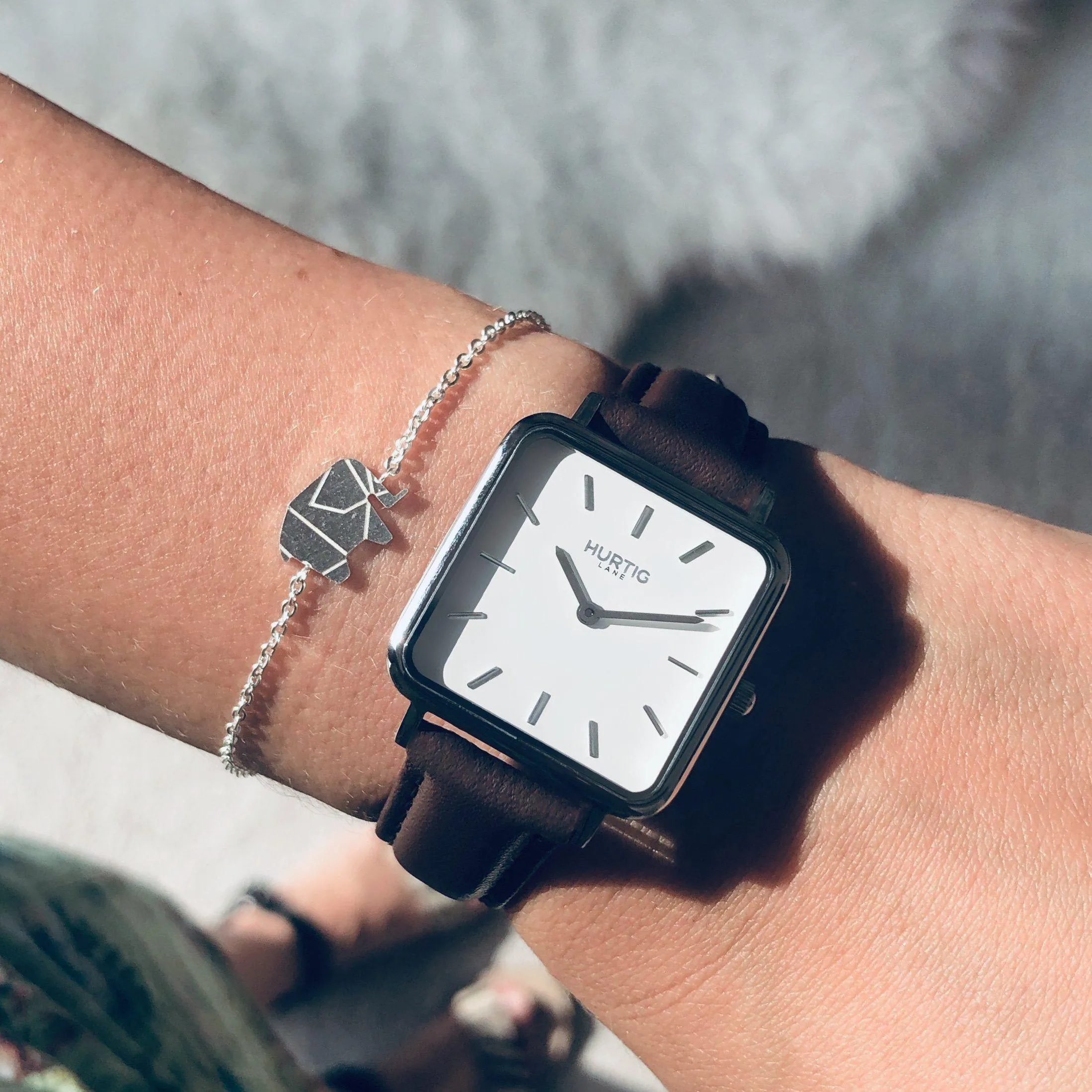 Neliö Square Vegan Leather Watch Silver, White & Chestnut