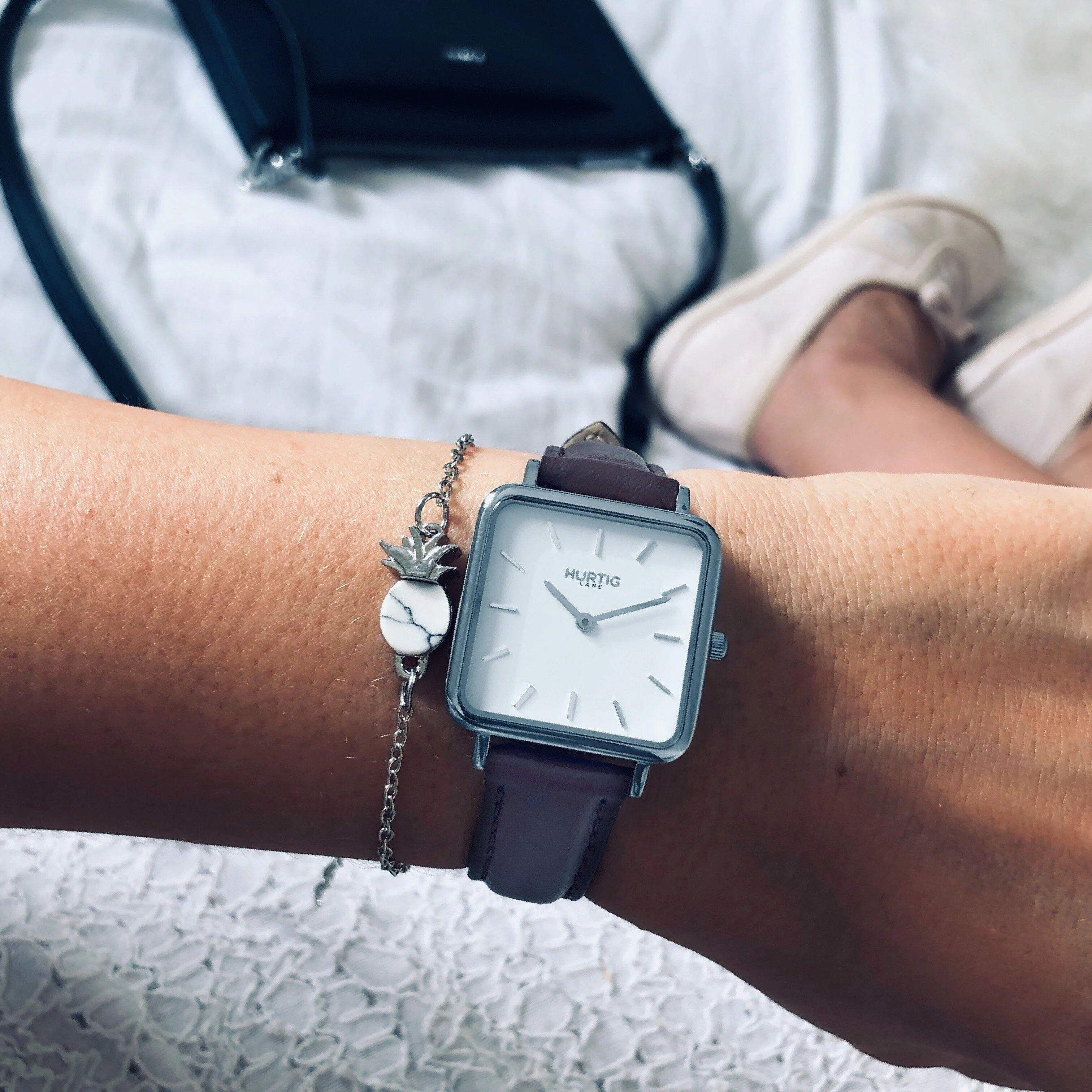 Neliö Square Vegan Leather Watch Silver, White & Chestnut