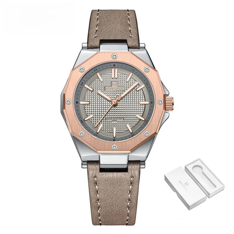 New Watch Women Fashion Casual Leather Belt Watches Simple Ladies' Quartz Clock