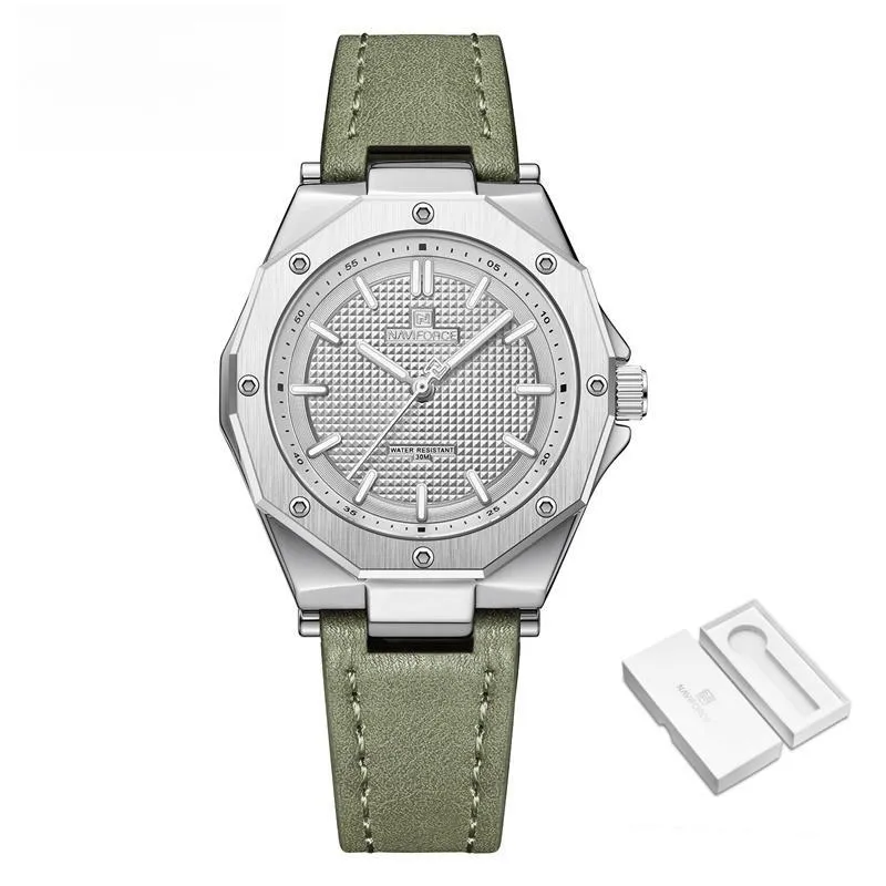 New Watch Women Fashion Casual Leather Belt Watches Simple Ladies' Quartz Clock