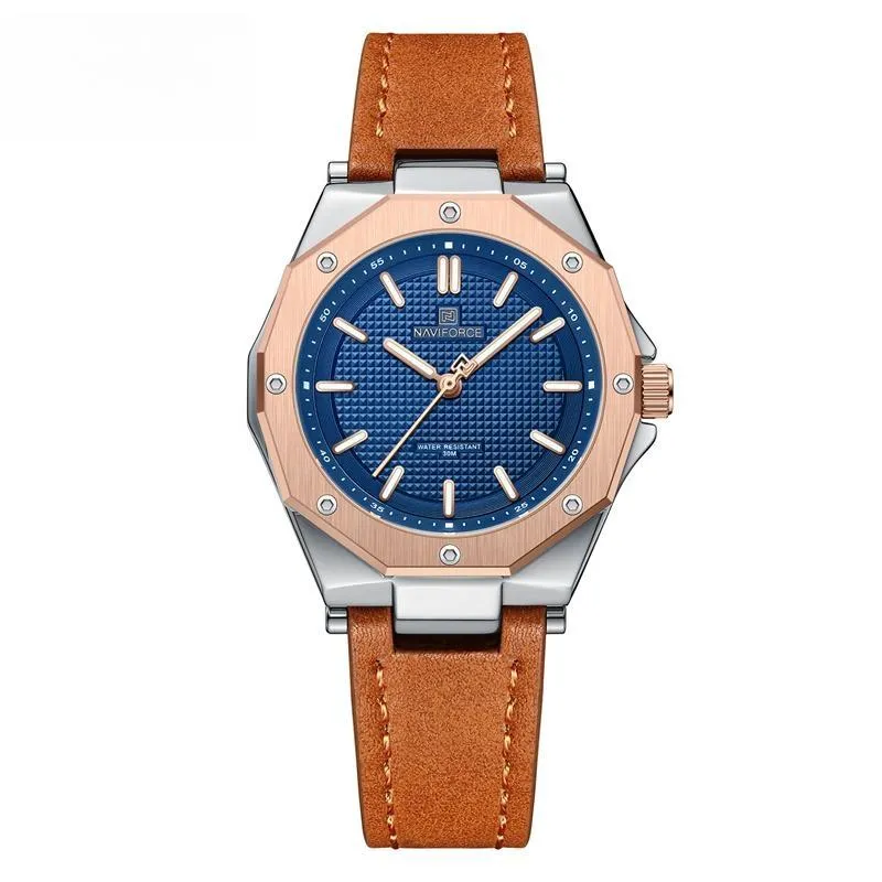 New Watch Women Fashion Casual Leather Belt Watches Simple Ladies' Quartz Clock