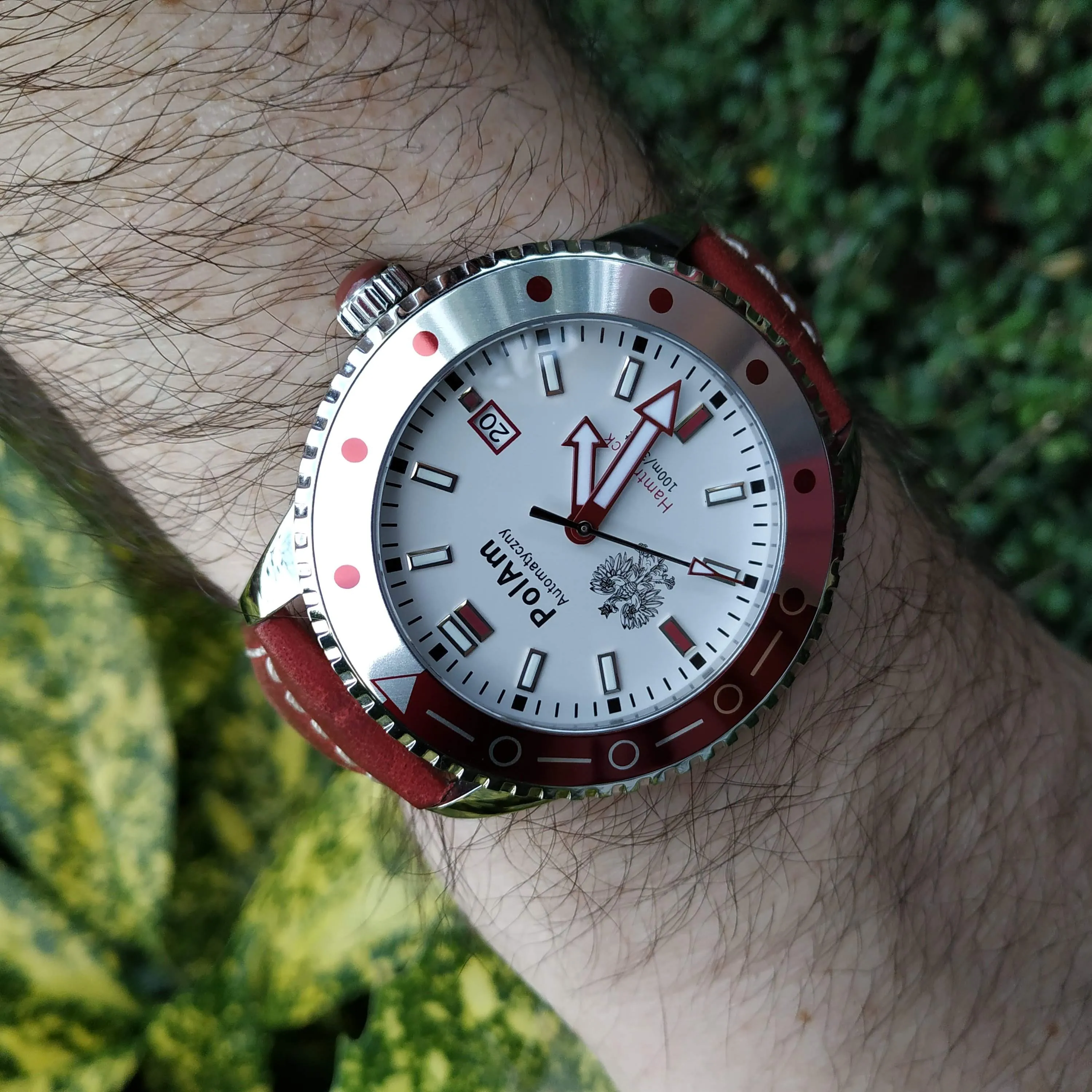 PolAm Hamtramck with shark mesh bracelet & premium Italian leather red straps