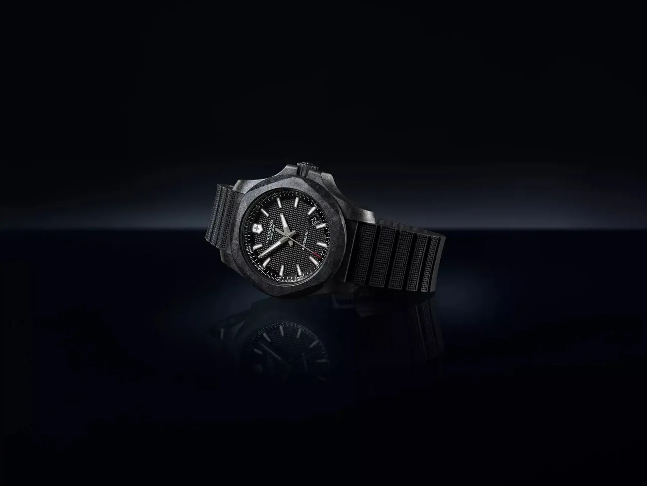 Victorinox Men's Watch I.N.O.X. Carbon Mechanical Black 241866.1